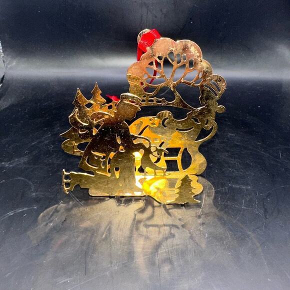 Vintage Danbury Mint 1985 Gold Tone 3D Christmas Ornament Ice Skaters Scene - Picture 2 of 6